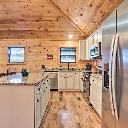 Luxe Cabin With Hot Tub, Theater, Pool Table, Arcade Pigeon Forge Exterior foto