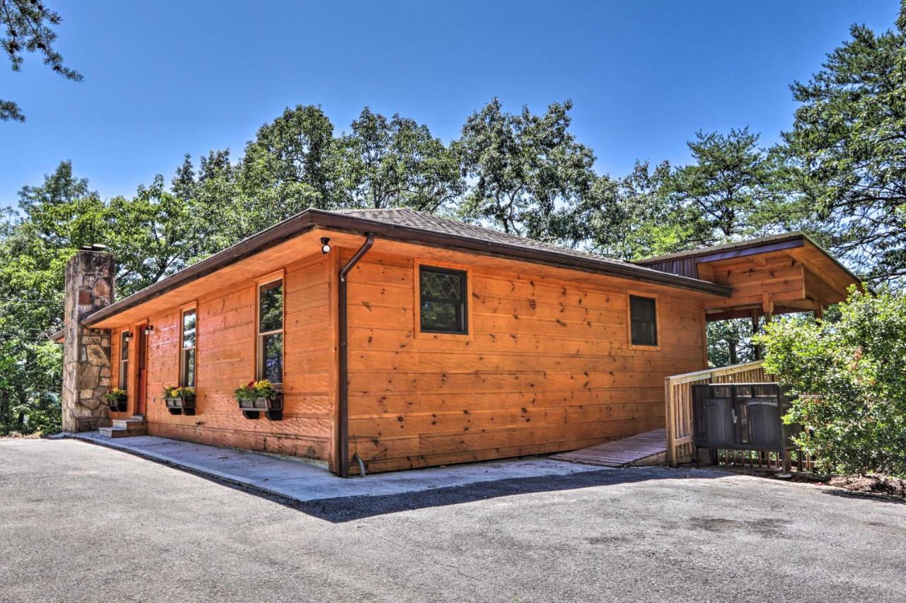 Luxe Cabin With Hot Tub, Theater, Pool Table, Arcade Pigeon Forge Exterior foto