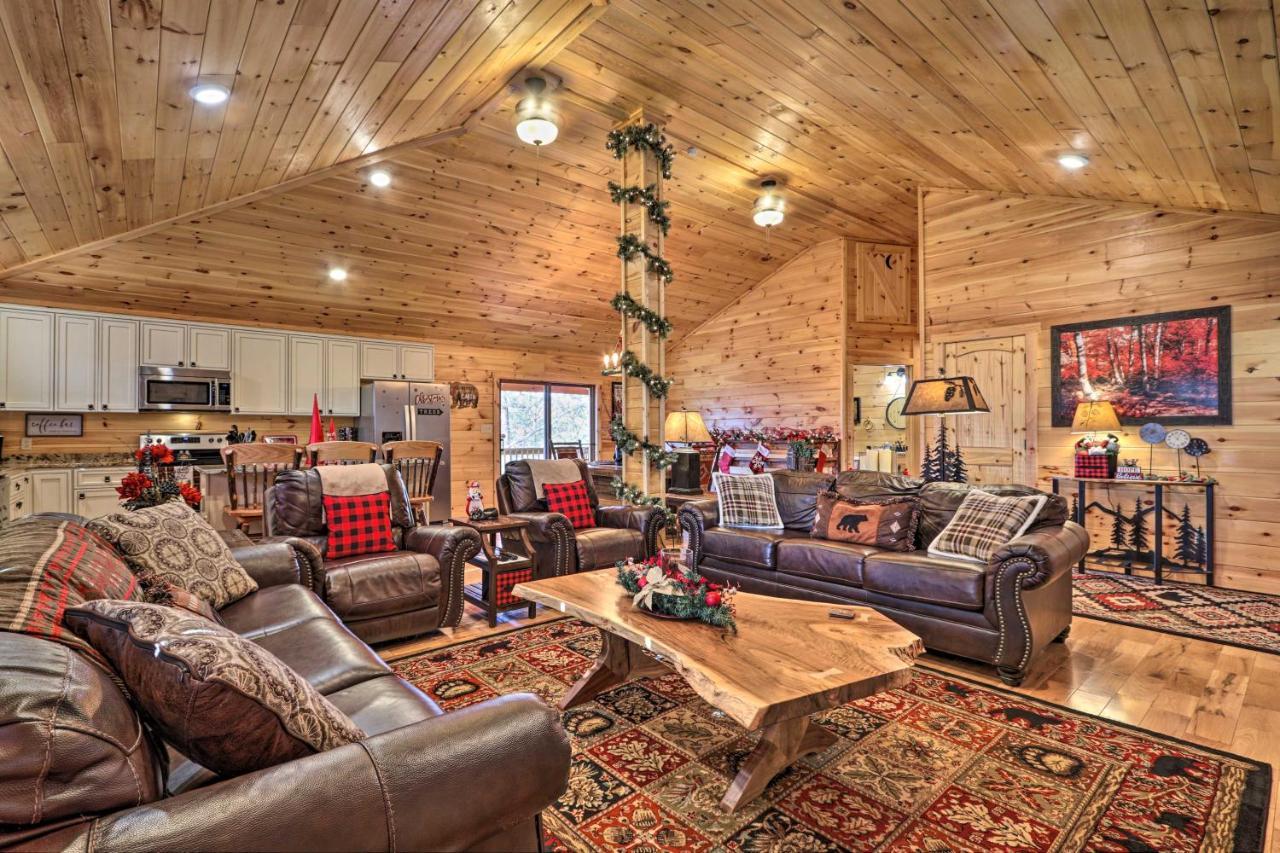 Luxe Cabin With Hot Tub, Theater, Pool Table, Arcade Pigeon Forge Exterior foto