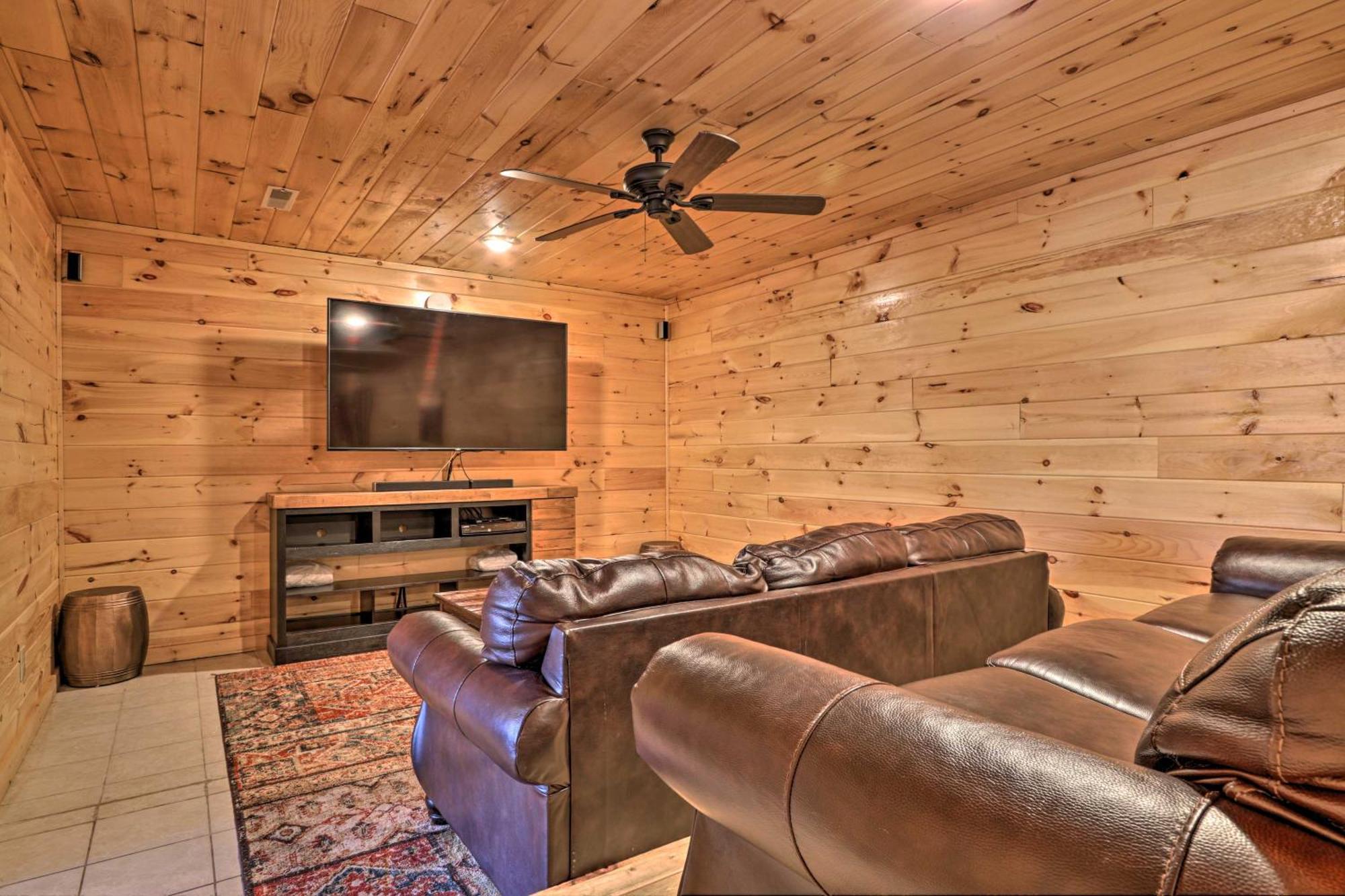 Luxe Cabin With Hot Tub, Theater, Pool Table, Arcade Pigeon Forge Exterior foto