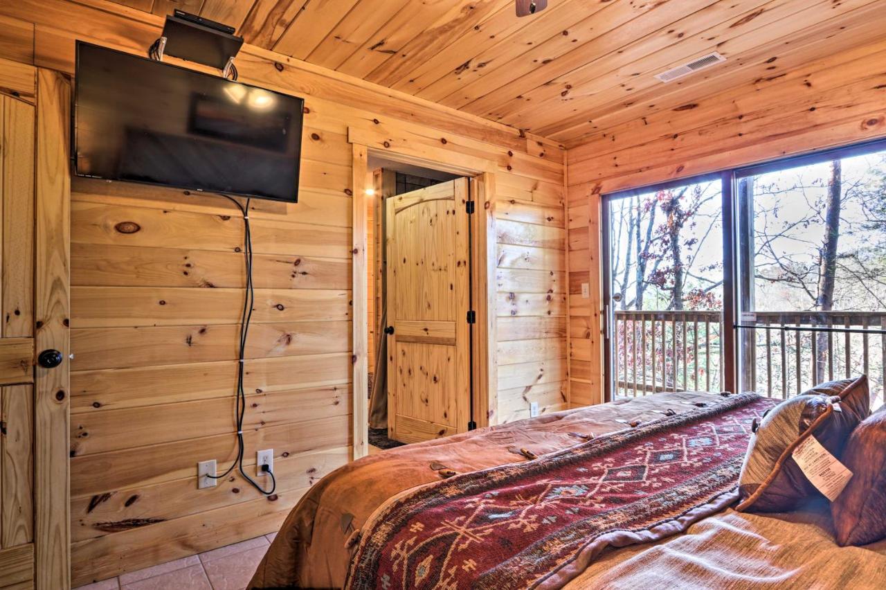 Luxe Cabin With Hot Tub, Theater, Pool Table, Arcade Pigeon Forge Exterior foto