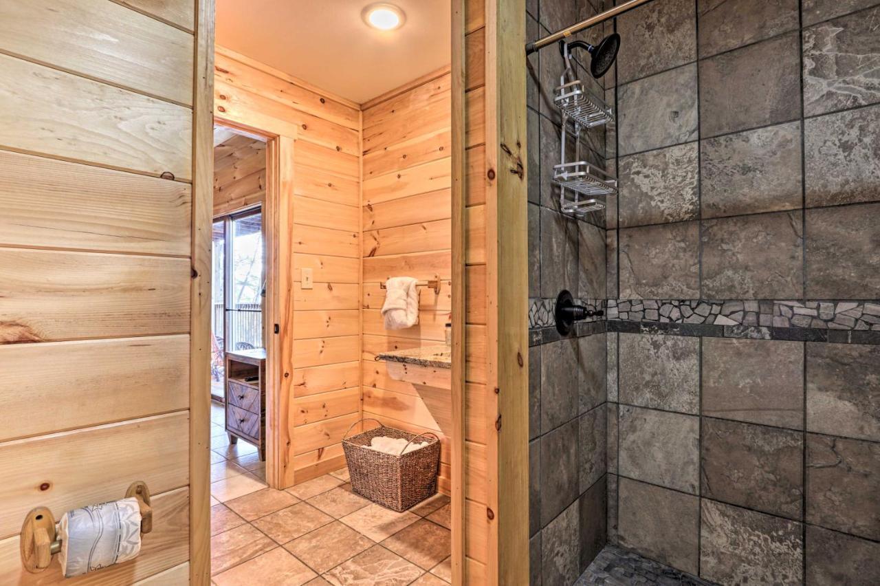 Luxe Cabin With Hot Tub, Theater, Pool Table, Arcade Pigeon Forge Exterior foto